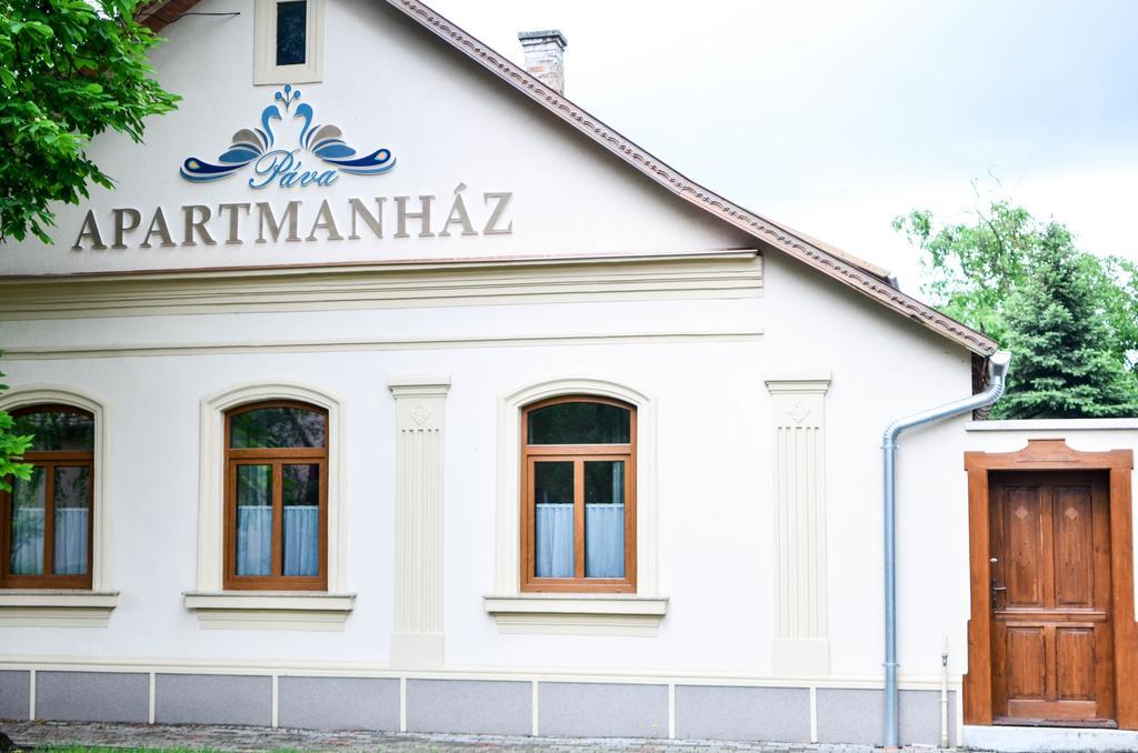 Páva Apartmanház Makó Exterior foto